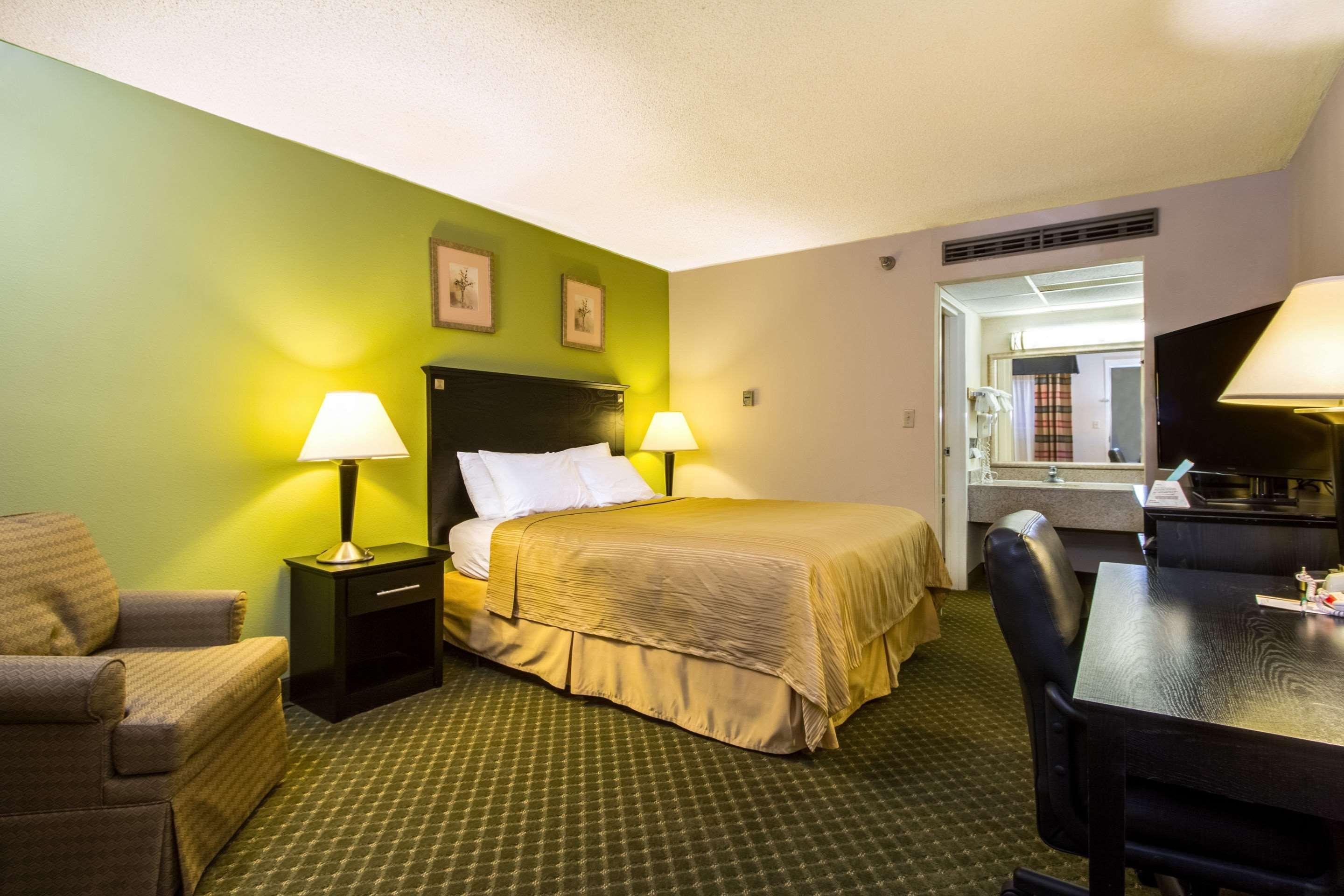 Quality Inn & Suites Moline - Quad Cities Exterior foto