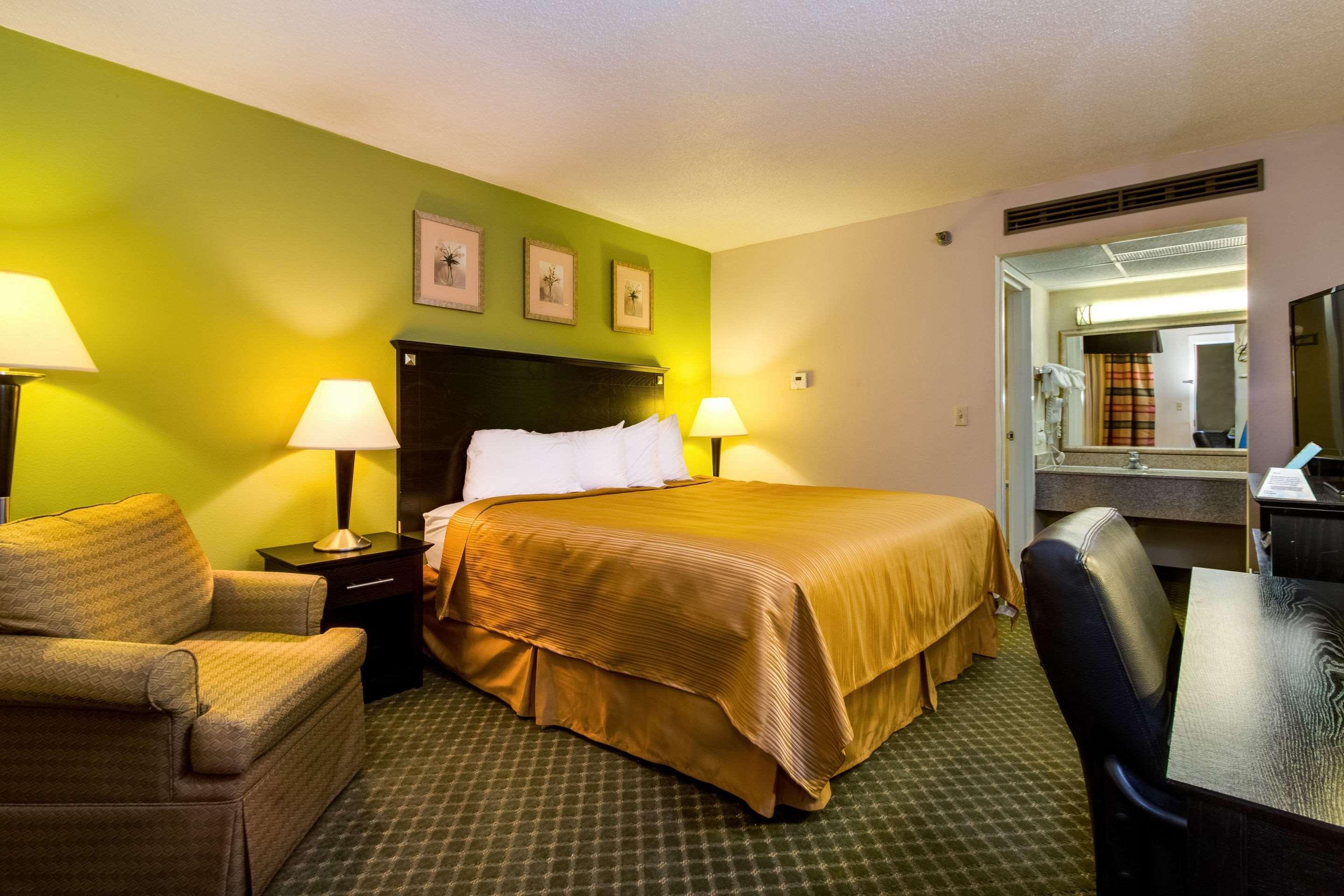 Quality Inn & Suites Moline - Quad Cities Exterior foto
