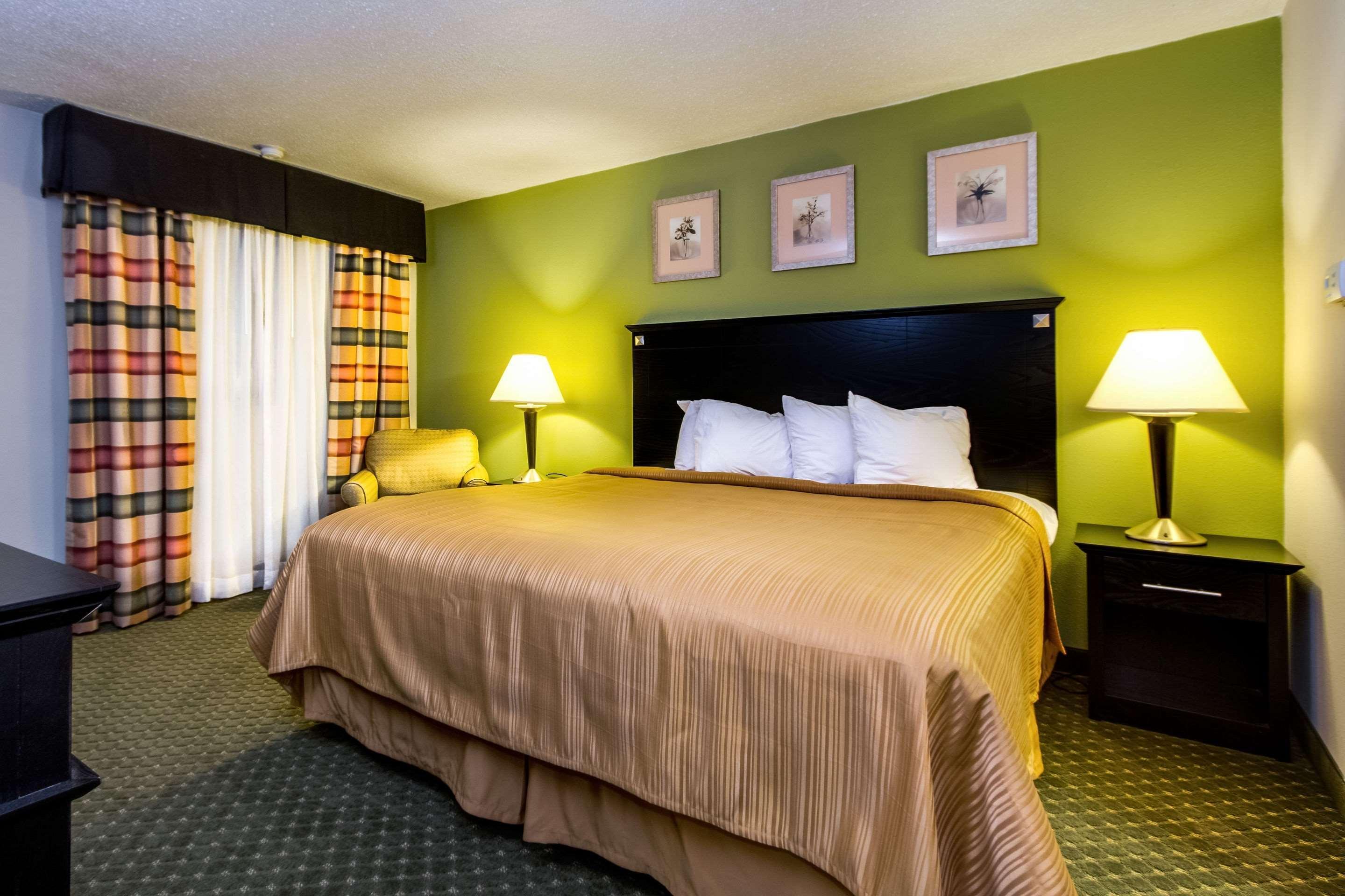 Quality Inn & Suites Moline - Quad Cities Exterior foto