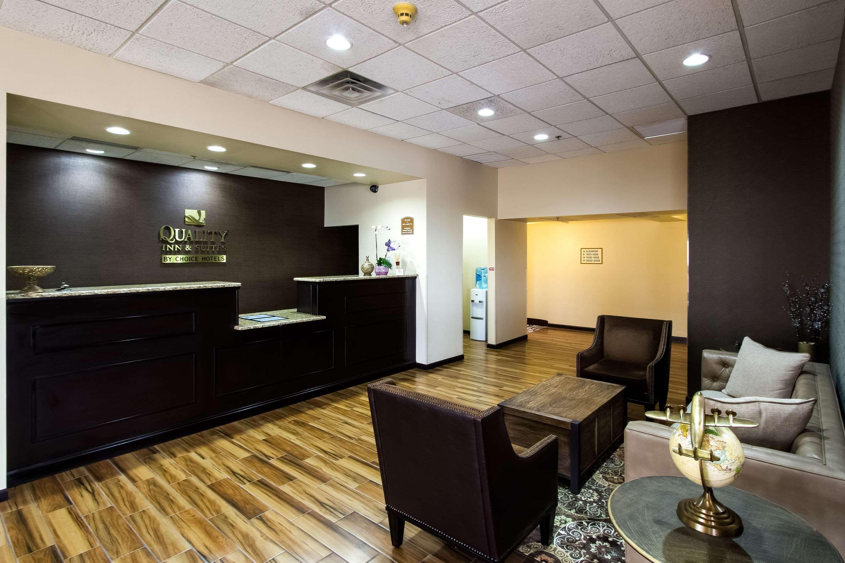 Quality Inn & Suites Moline - Quad Cities Exterior foto