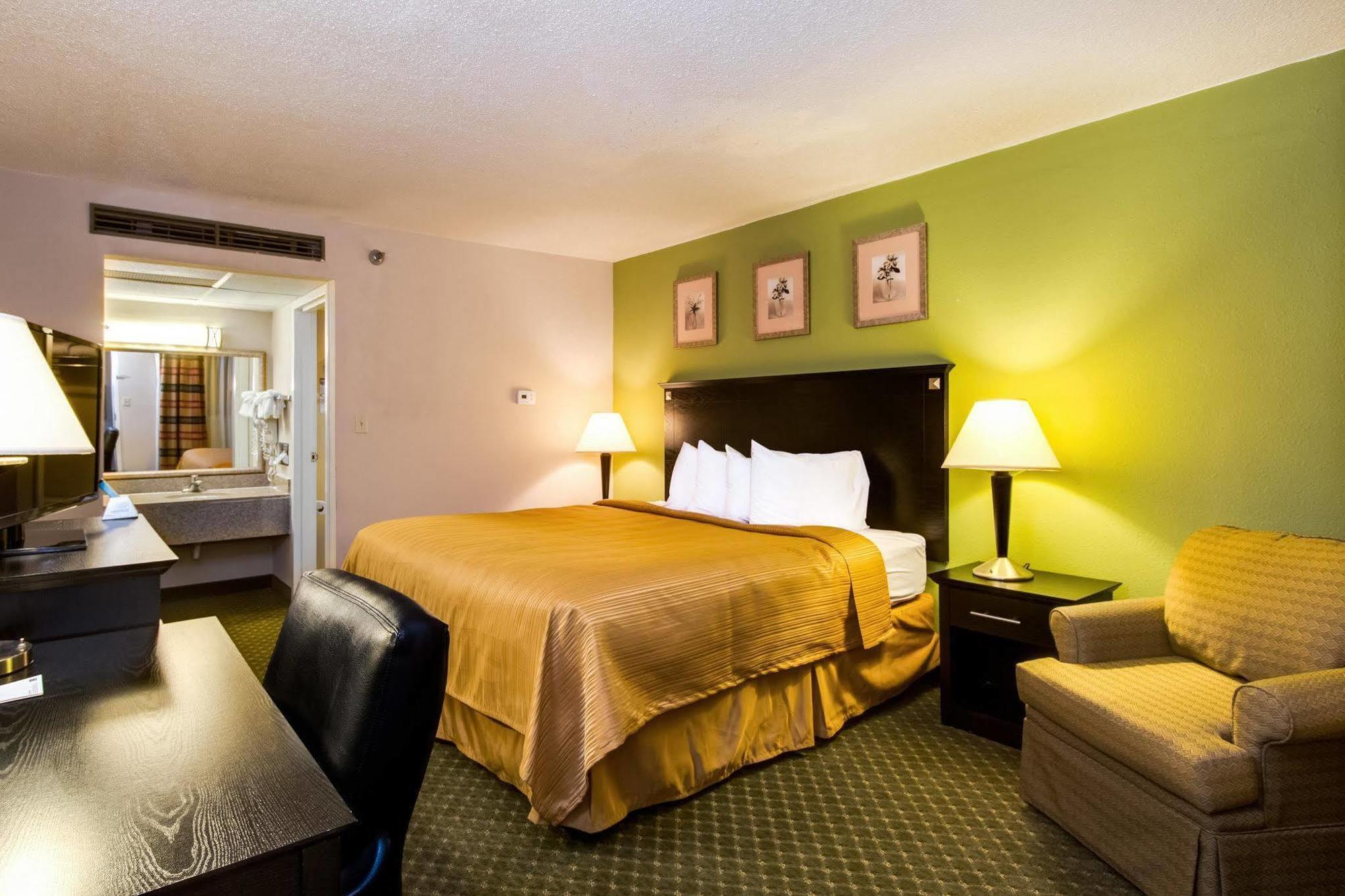 Quality Inn & Suites Moline - Quad Cities Exterior foto